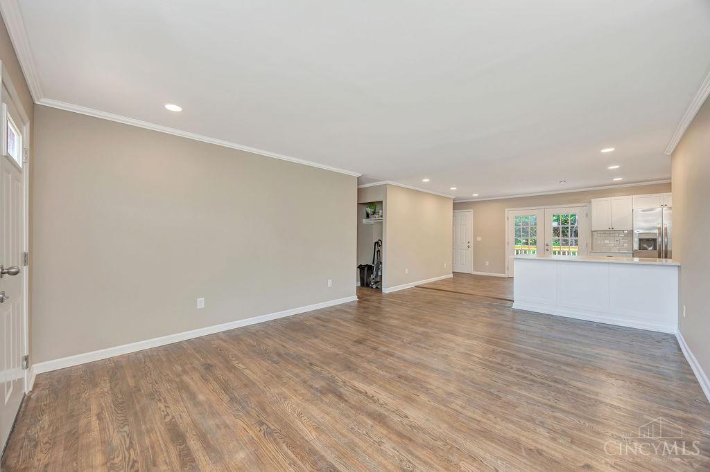2713 John Gray Road Cincinnati, OH 45231 - Photo 4 of 35 Gallery Image 4