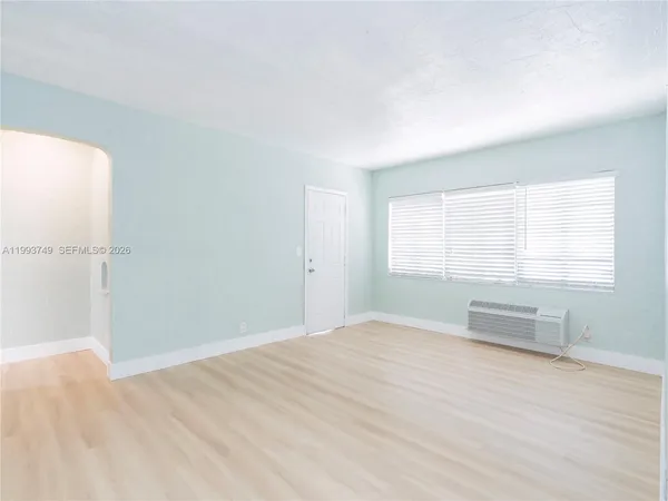 $1,600 | 7635 Dickens Avenue, Unit 3, Miami Beach, FL 33141