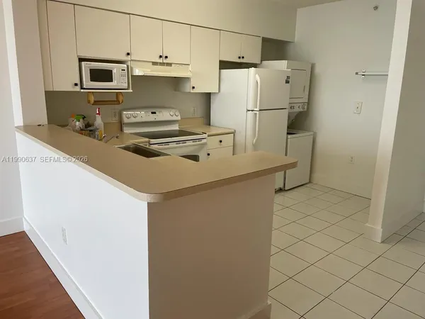 $2,300 | 5099 Northwest 7th Street, Unit 703, Miami, FL 33126