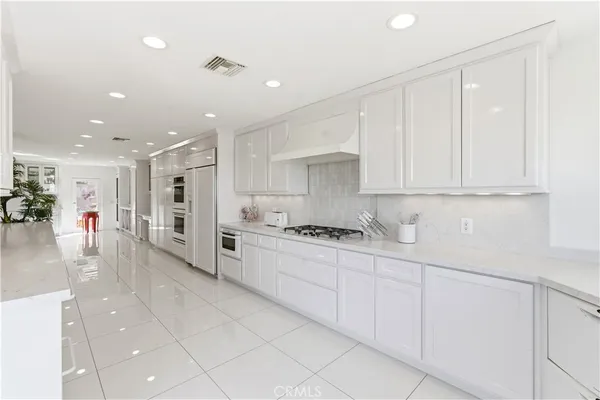 $10,000 | 1917 Yacht Puritan, Newport Beach, CA 92660