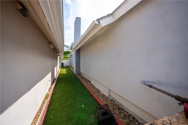 $10,000 | 1917 Yacht Puritan, Newport Beach, CA 92660