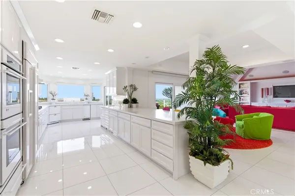 $10,000 | 1917 Yacht Puritan, Newport Beach, CA 92660