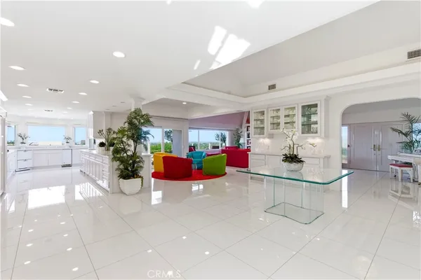 $10,000 | 1917 Yacht Puritan, Newport Beach, CA 92660