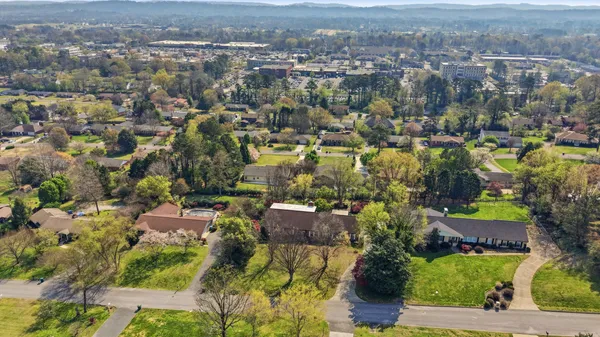 $550,000 | 1712 Skyline Drive, Chattanooga, TN 37421