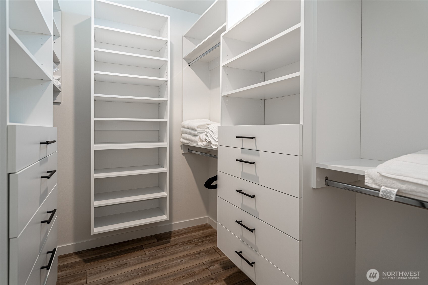 1418 Cottage Lane Chelan, WA 98816 - Photo 21 of 40 a view of walk in closet with empty racks