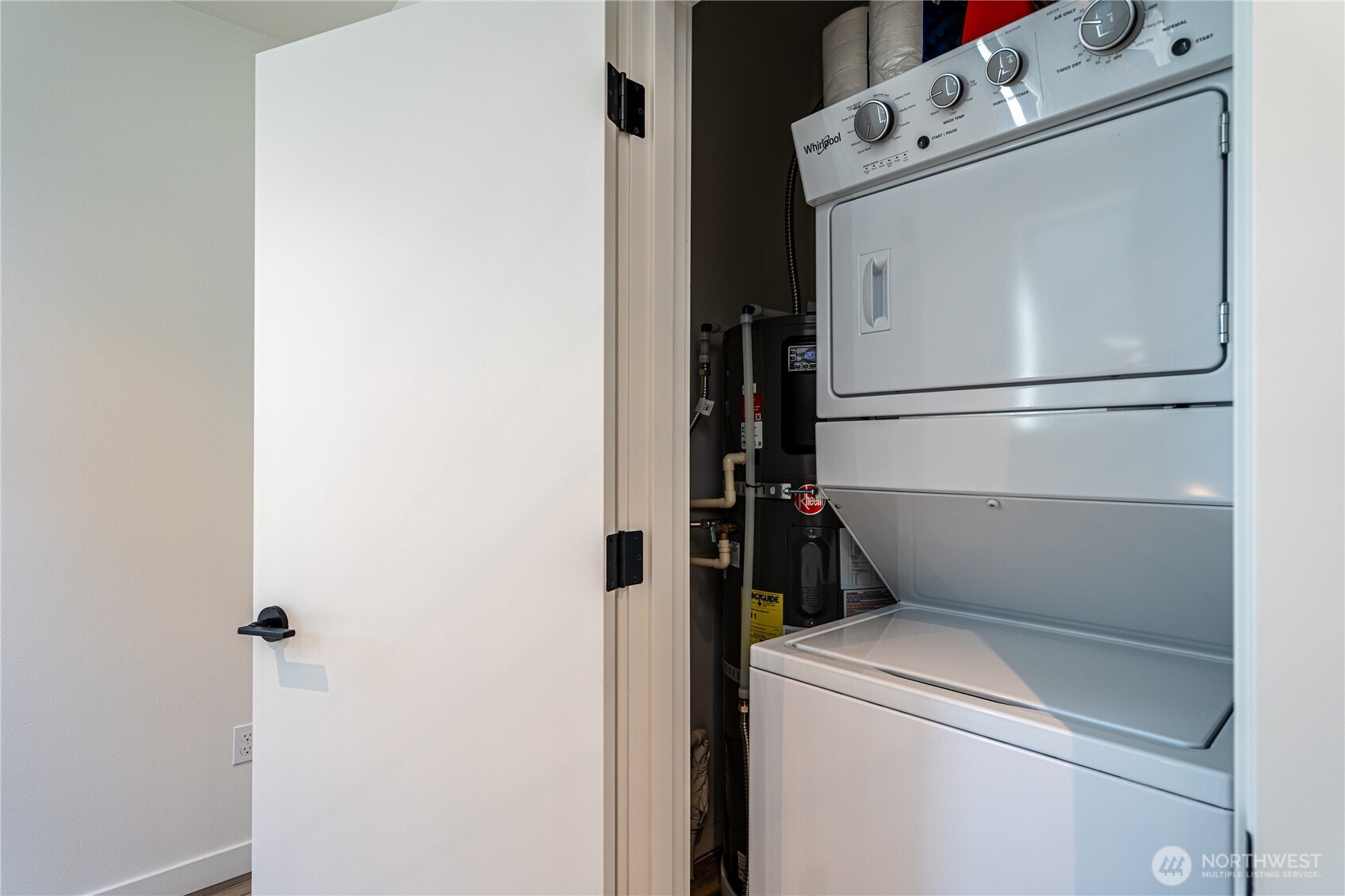 1418 Cottage Lane Chelan, WA 98816 - Photo 27 of 40 a close up view of a washer and dryer