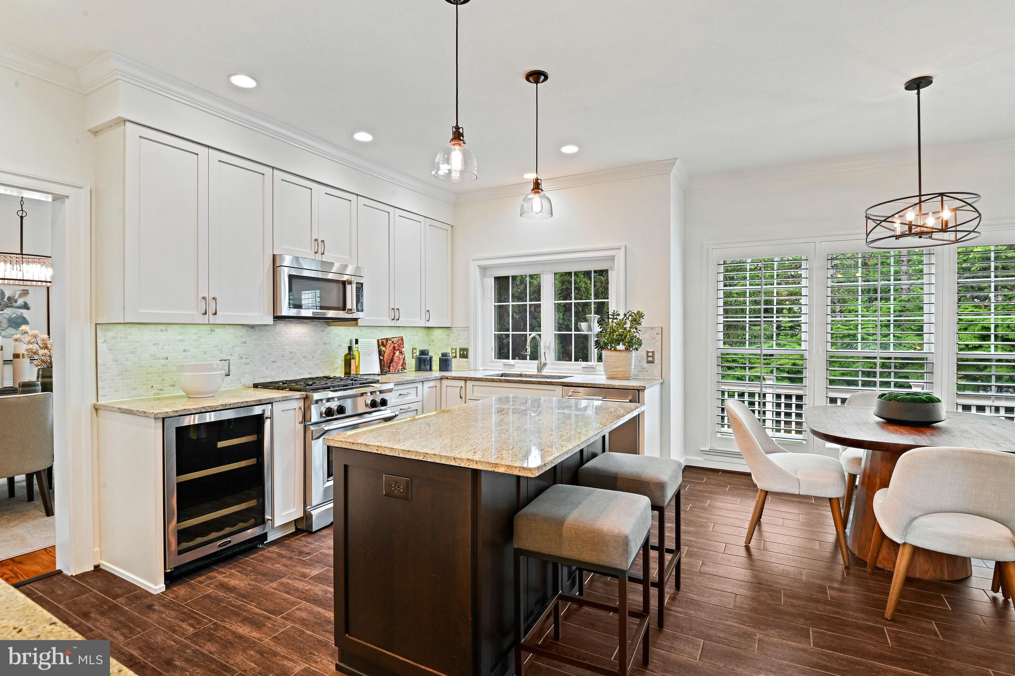 9733 Hidden Valley Road Vienna, VA 22181 - Photo 25 of 70
