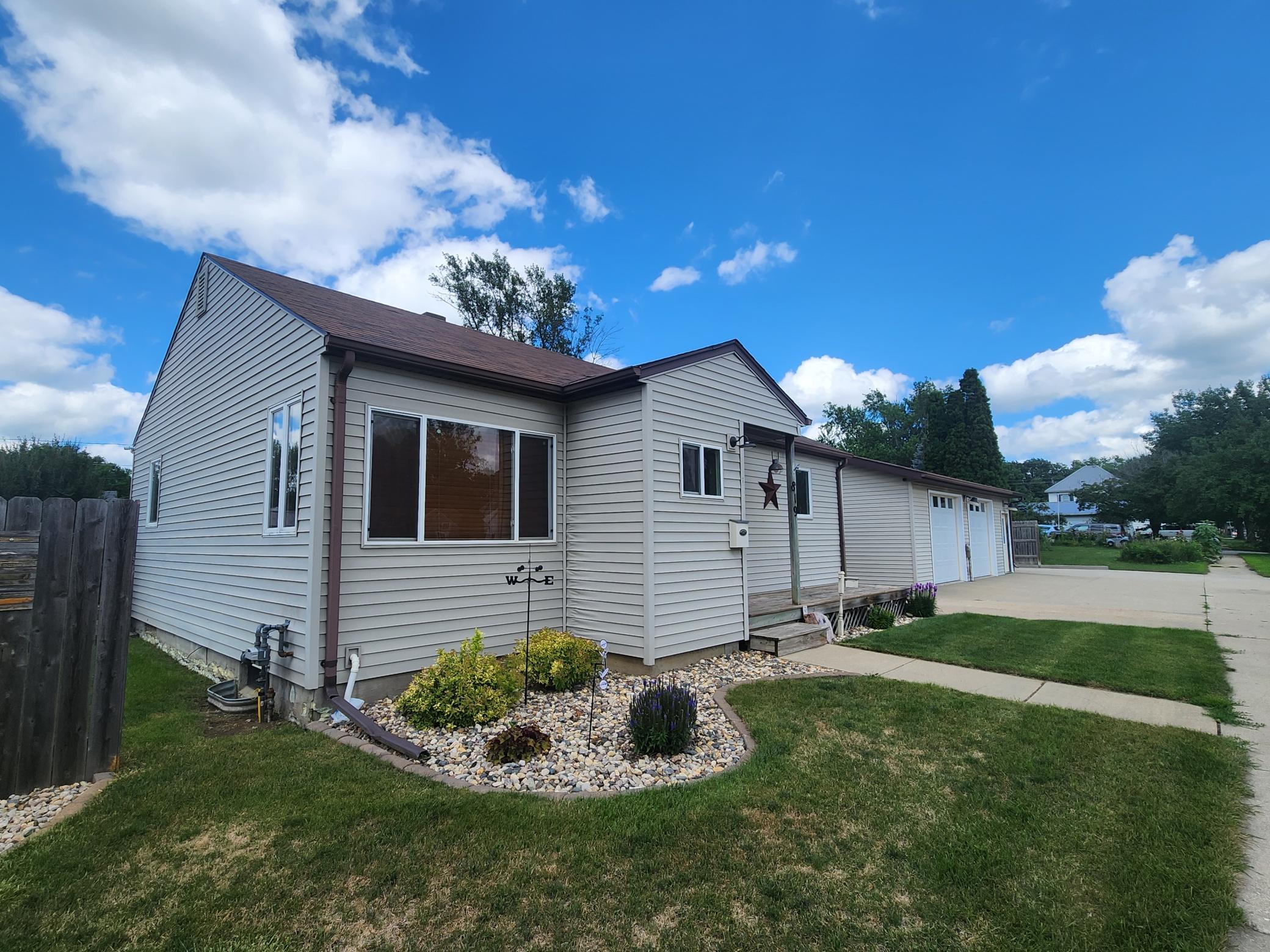 819 2nd Street Southwest Pipestone, MN 56164 - Photo 1 of 28