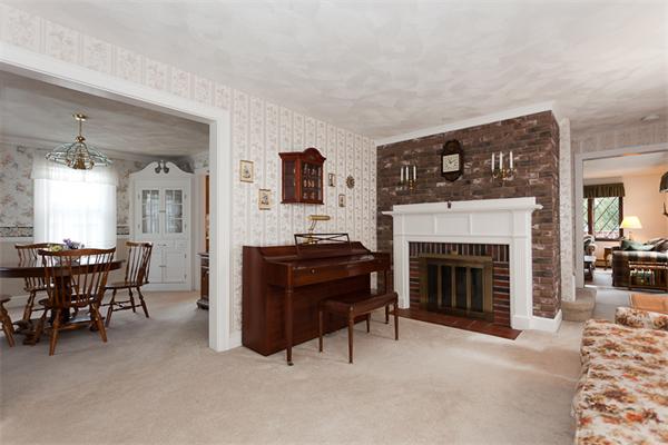 134 George Street Arlington, MA 02476 - Photo 5 of 20 Gallery Image 5