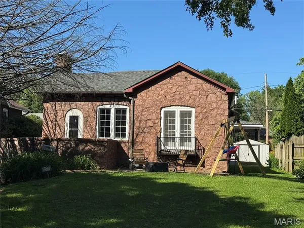 $152,000 | 430 South Douglas Avenue, Belleville, IL 62220