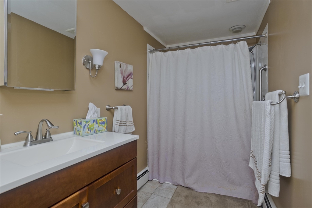 7 Meadow Street Holyoke, MA 01040 - Photo 17 of 40 Gallery Image 17