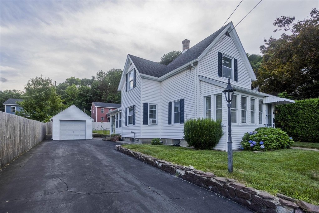7 Meadow Street Holyoke, MA 01040 - Photo 2 of 40 Gallery Image 2