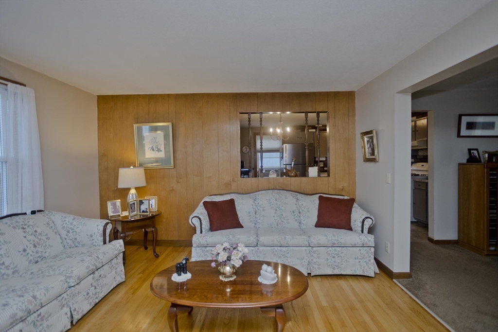 7 Meadow Street Holyoke, MA 01040 - Photo 9 of 40 Gallery Image 9