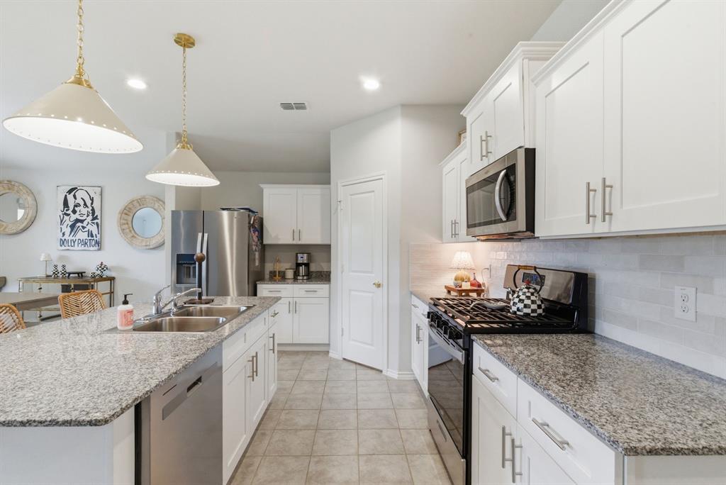 549 Derby Lane Springtown, TX 76082 - Photo 4 of 28