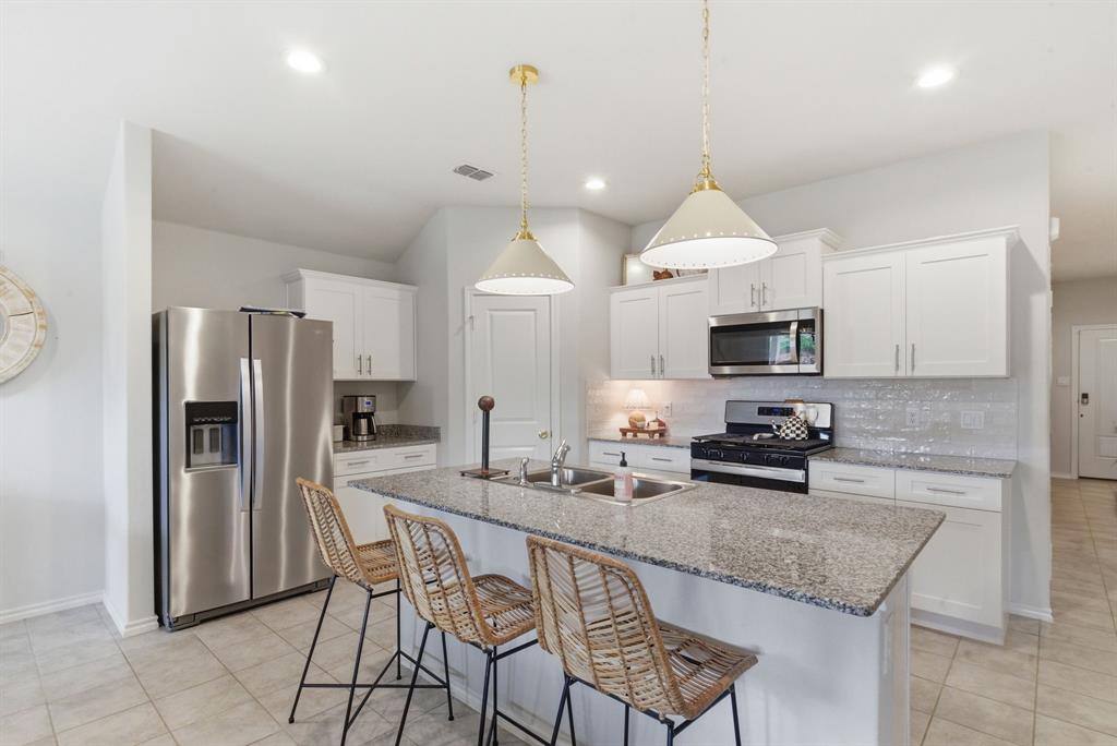 549 Derby Lane Springtown, TX 76082 - Photo 5 of 28