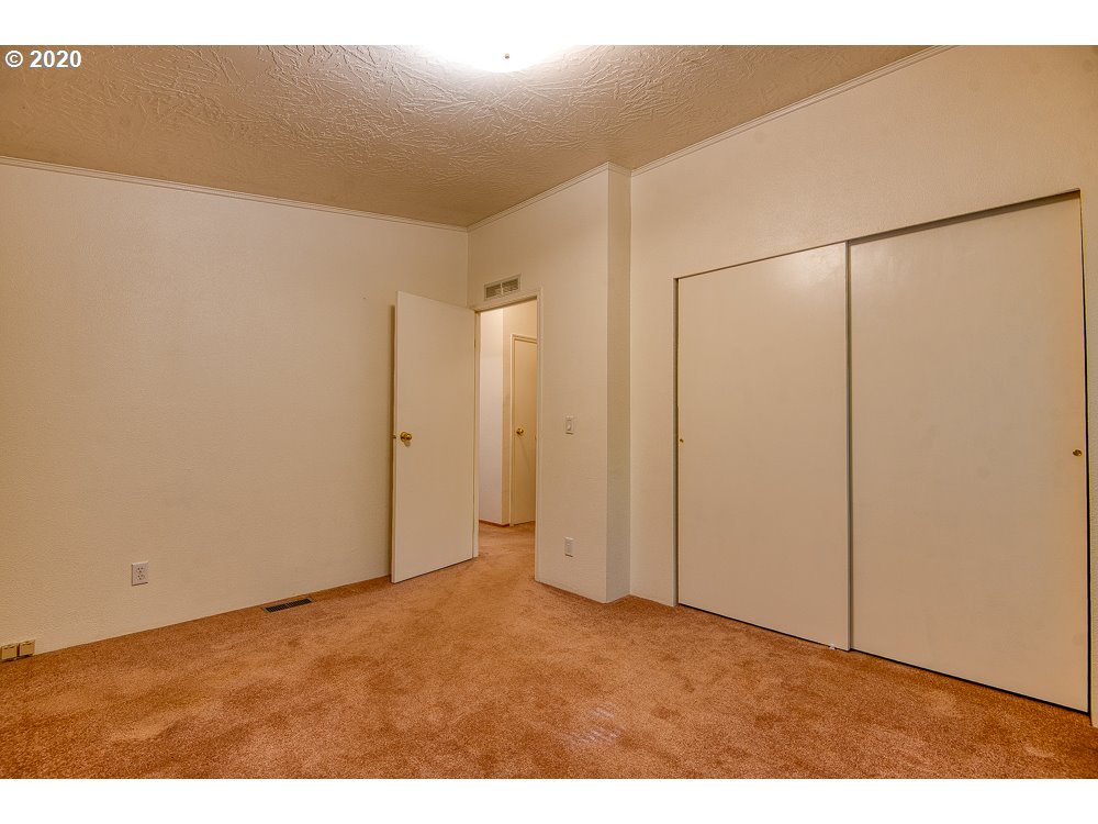 68296 Ridge Road North Bend, OR 97459 - Photo 21 of 31 Gallery Image 21