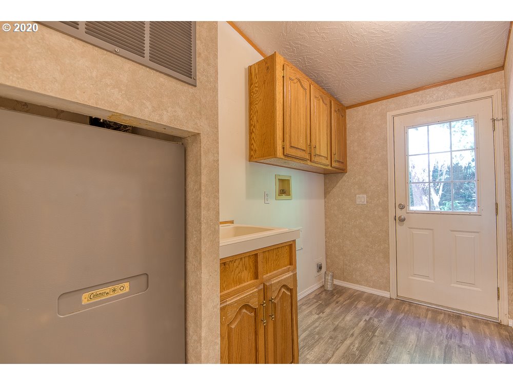 68296 Ridge Road North Bend, OR 97459 - Photo 23 of 31 Gallery Image 23
