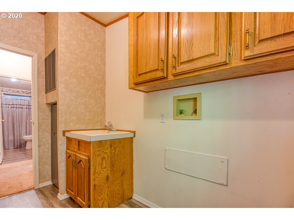 68296 Ridge Road North Bend, OR 97459 - Photo 24 of 31 Gallery Image 24