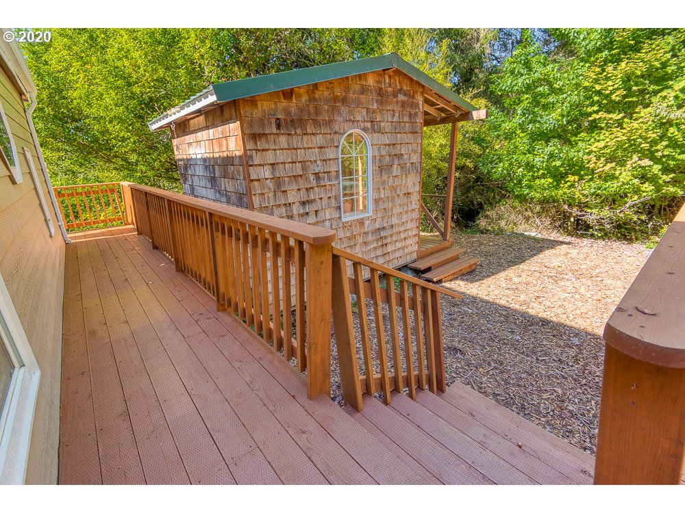 68296 Ridge Road North Bend, OR 97459 - Photo 29 of 31 Gallery Image 29