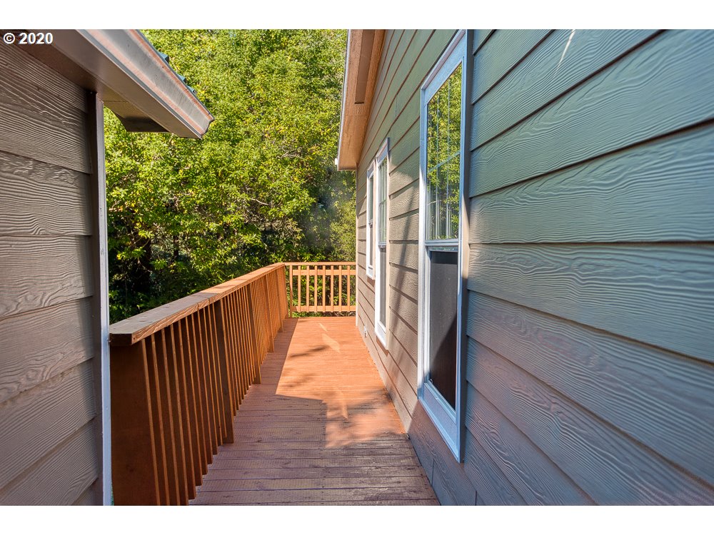 68296 Ridge Road North Bend, OR 97459 - Photo 4 of 31 Gallery Image 4