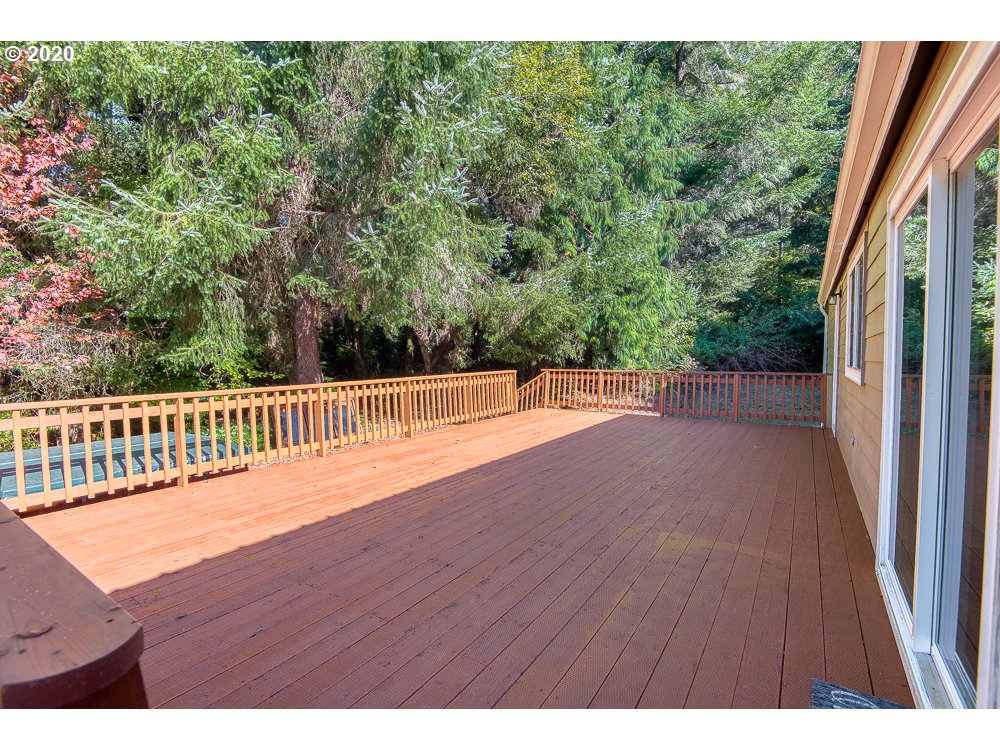 68296 Ridge Road North Bend, OR 97459 - Photo 5 of 31 Gallery Image 5