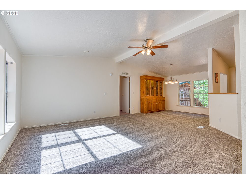 68296 Ridge Road North Bend, OR 97459 - Photo 7 of 31 Gallery Image 7