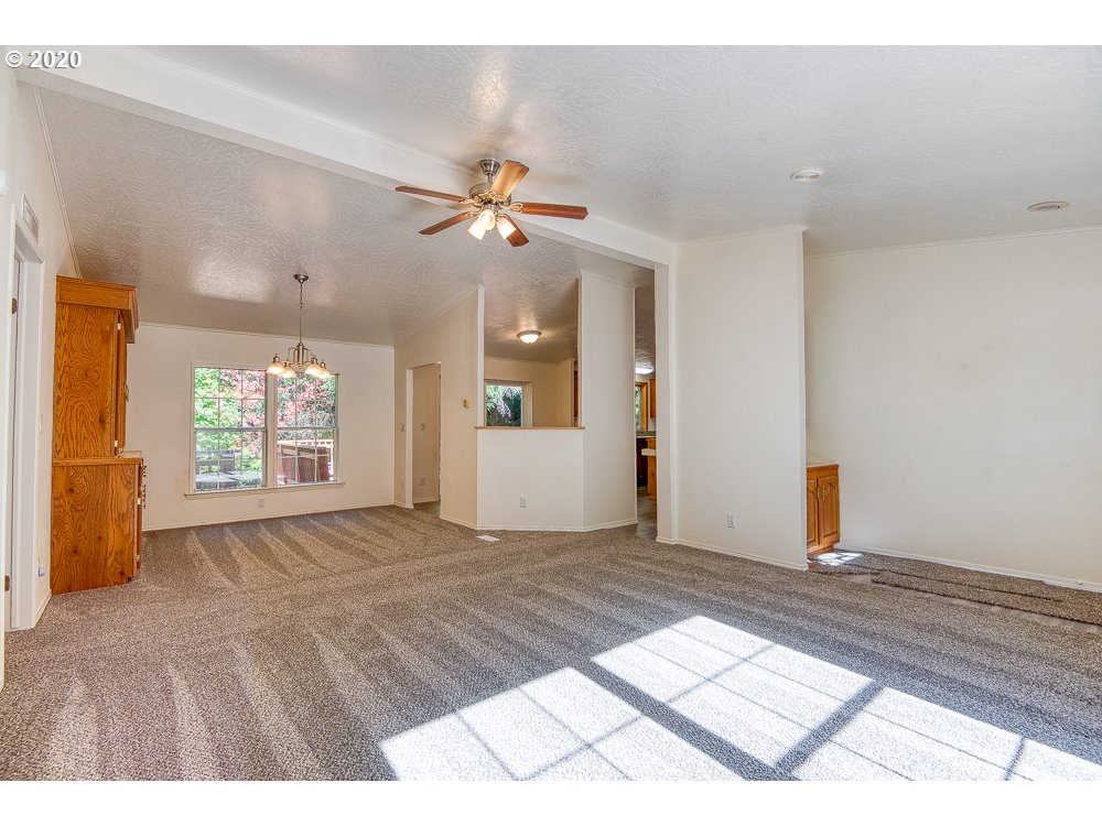 68296 Ridge Road North Bend, OR 97459 - Photo 8 of 31 Gallery Image 8