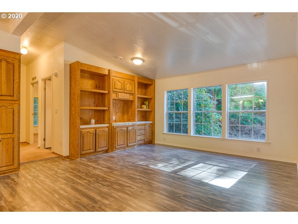 68296 Ridge Road North Bend, OR 97459 - Photo 10 of 31 Gallery Image 10