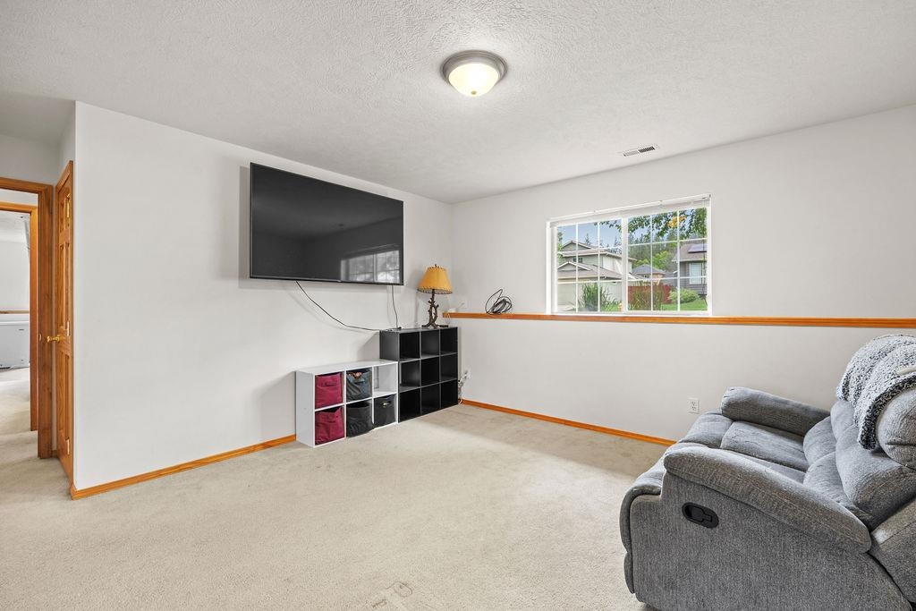 6831 North Cambridge Lane Spokane, WA 99208 - Photo 22 of 44