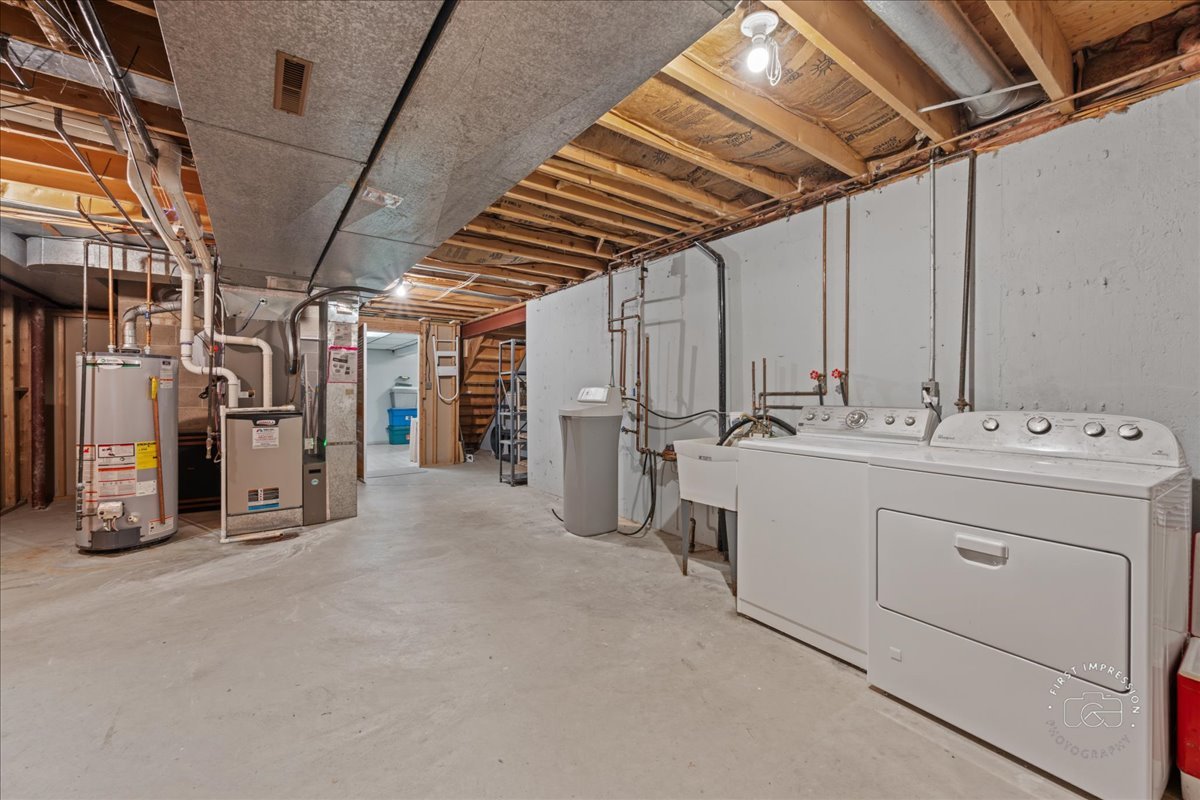 32 Dunham Place St. Charles, IL 60174 - Photo 44 of 56 a view of utility room