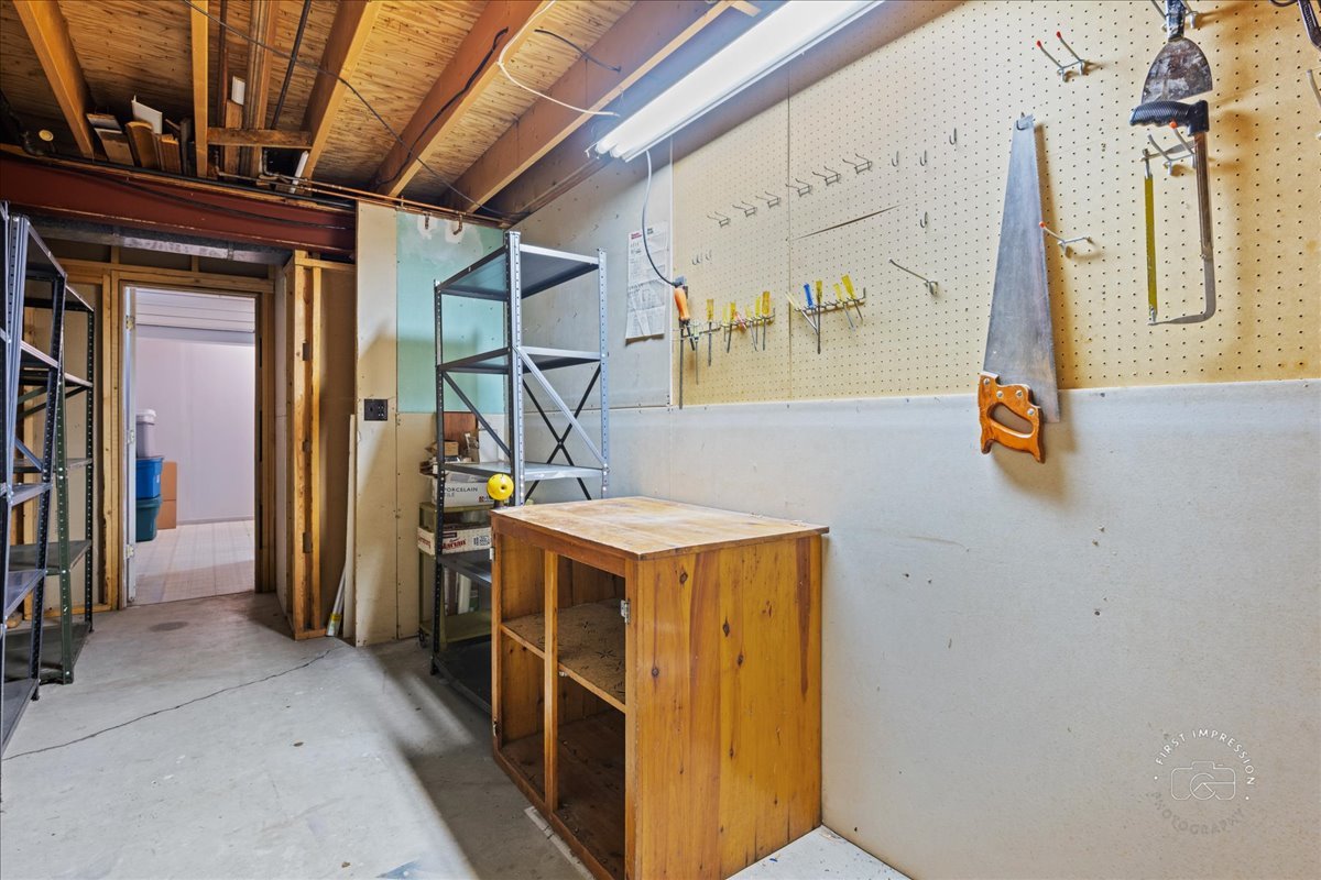 32 Dunham Place St. Charles, IL 60174 - Photo 46 of 56 a utility room with dryer and washer