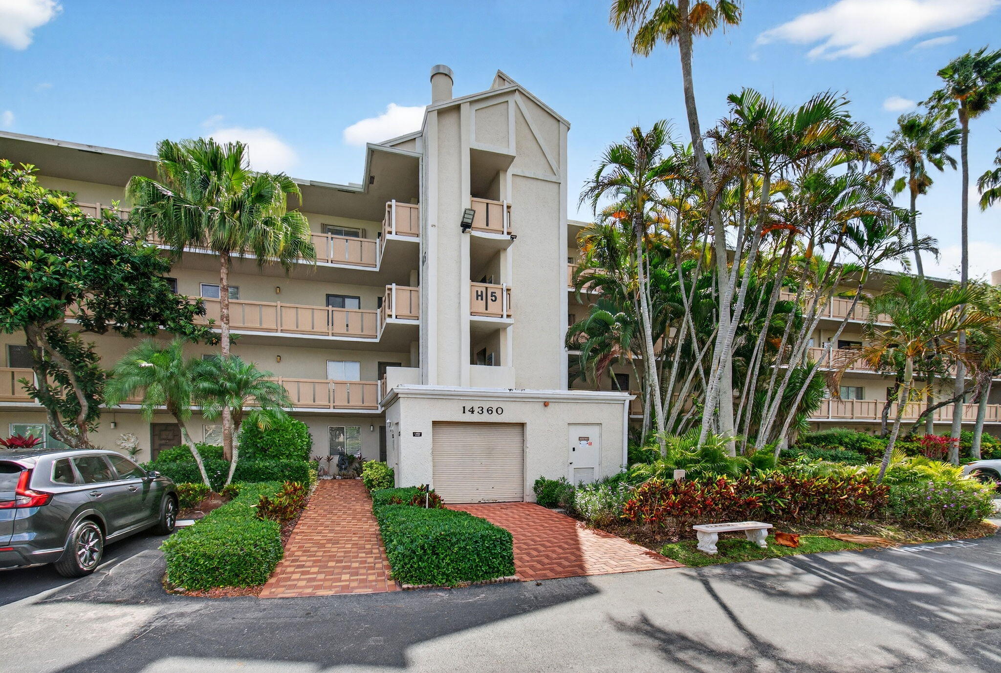 14360 Strathmore Lane, Unit 406 Delray Beach, FL 33446 - Photo 3 of 82 6-web-or-mls-DSC_2285