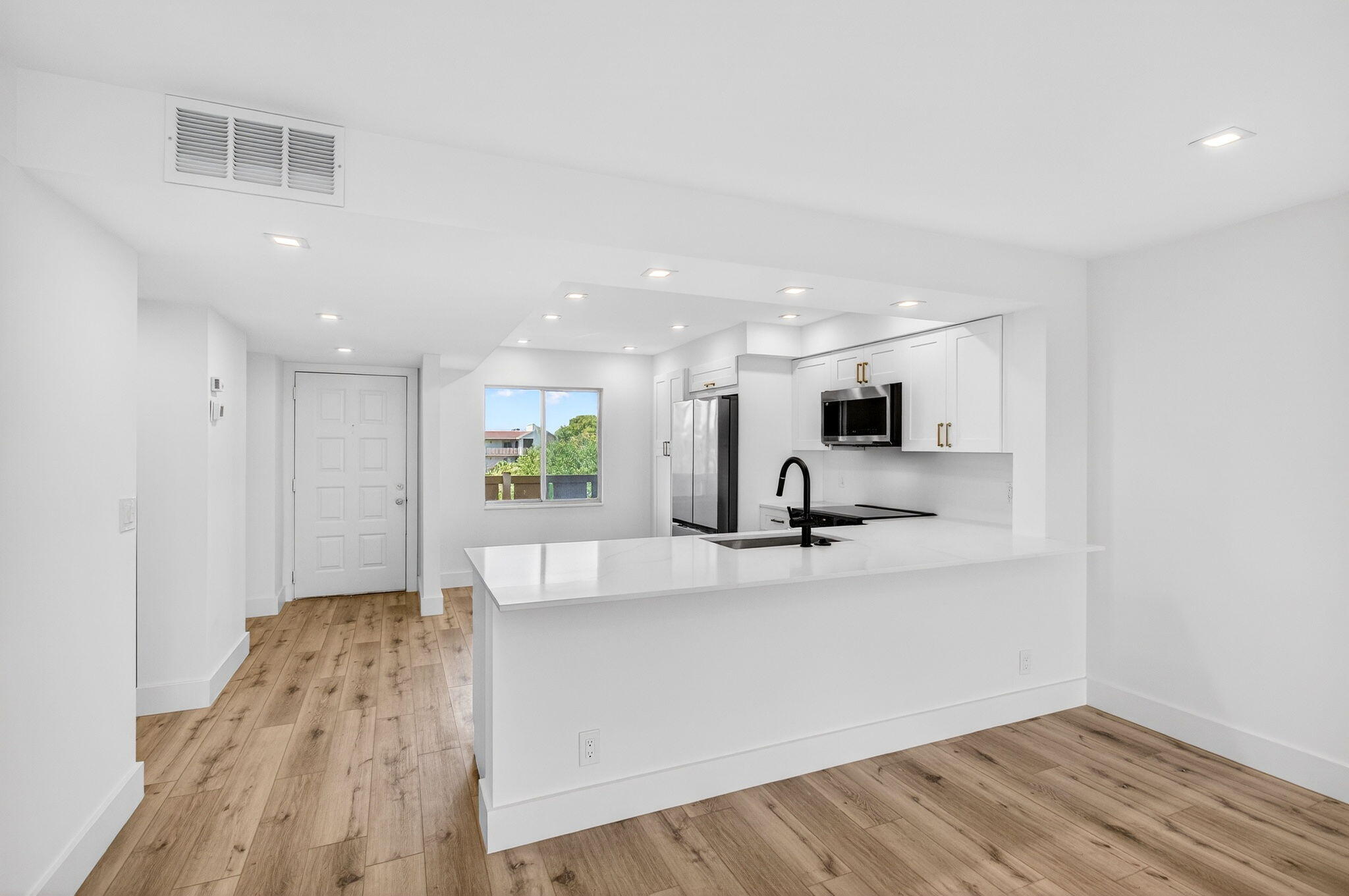 14360 Strathmore Lane, Unit 406 Delray Beach, FL 33446 - Photo 9 of 82 39-web-or-mls-DSC_2991