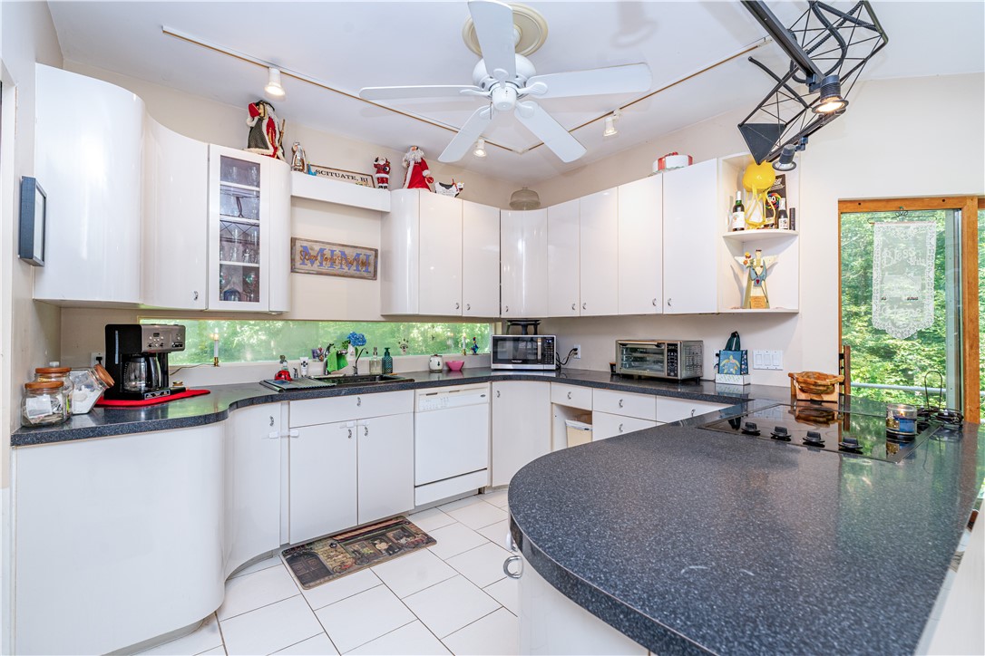 1240 Hartford Pike Scituate, RI 02857 - Photo 3 of 50