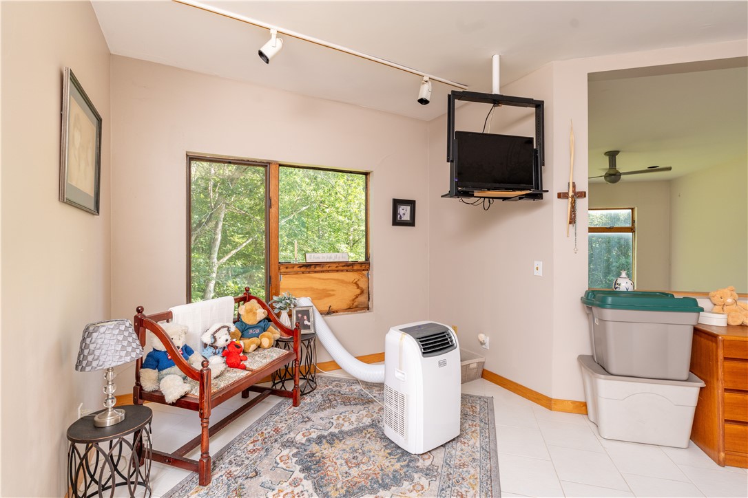 1240 Hartford Pike Scituate, RI 02857 - Photo 31 of 50