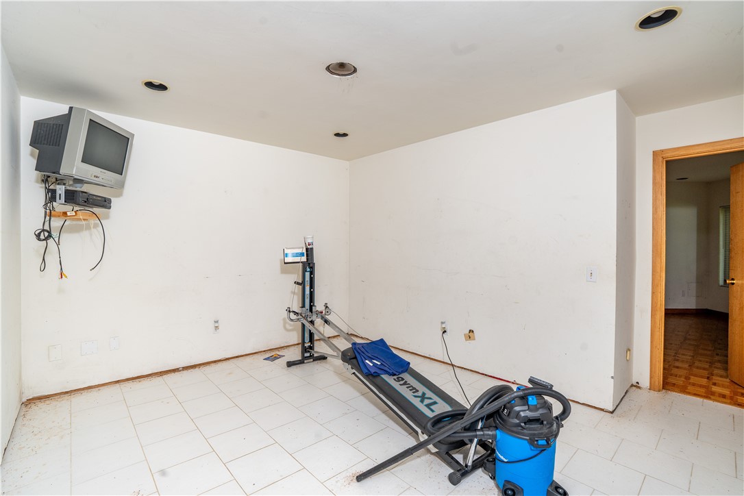 1240 Hartford Pike Scituate, RI 02857 - Photo 42 of 50