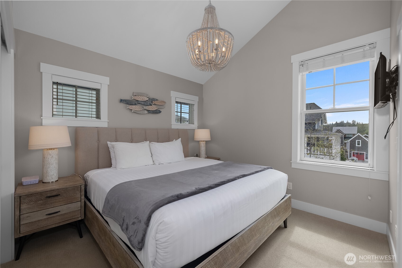 74 Horizon Street Pacific Beach, WA 98571 - Photo 20 of 33 a bedroom with a bed and a window