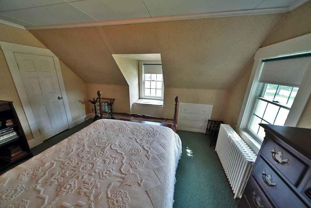 33 Pleasant Street Houlton, ME 04730 - Photo 56 of 80 2nd-bedroom-built-ins