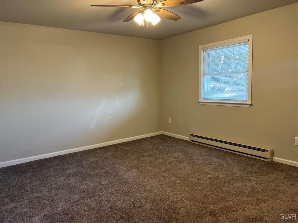 2732 Diane Boulevard Allentown, PA 18109 - Photo 3 of 11 Living Room