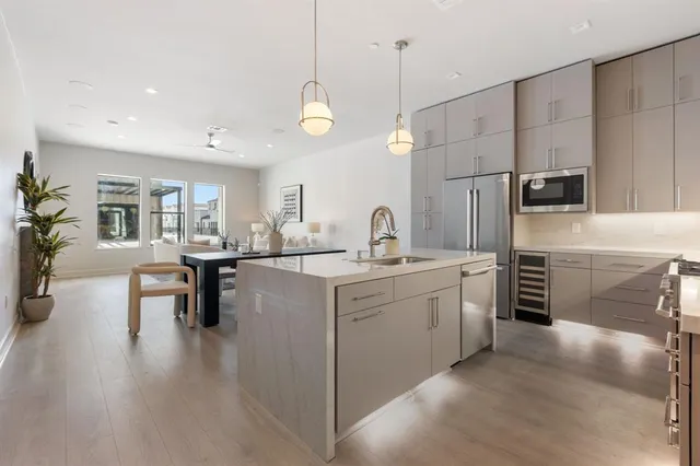 $386,140 | 1900 South Ervay Street, Unit 410, Dallas, TX 75215