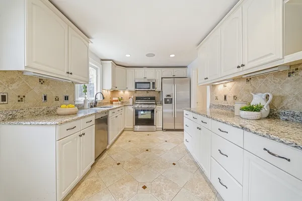 $935,000 | 8 Stanley Drive, Framingham, MA 01701