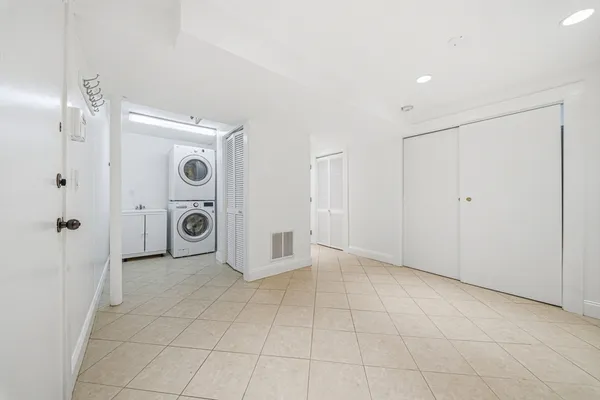 $935,000 | 8 Stanley Drive, Framingham, MA 01701