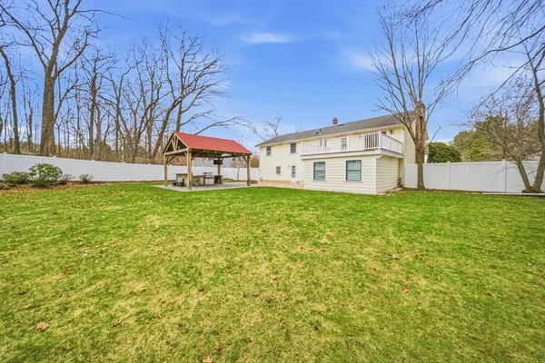 $935,000 | 8 Stanley Drive, Framingham, MA 01701