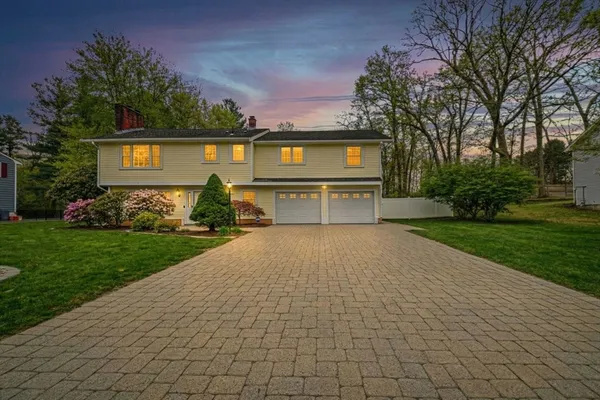 $935,000 | 8 Stanley Drive, Framingham, MA 01701