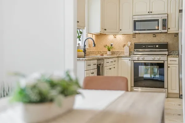 $935,000 | 8 Stanley Drive, Framingham, MA 01701