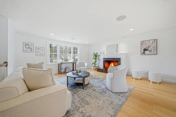 $935,000 | 8 Stanley Drive, Framingham, MA 01701