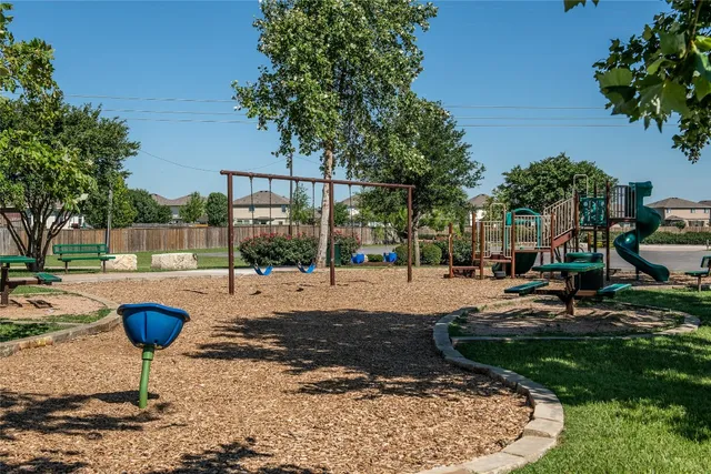 $234,891 | 360 Enforcer Loop, Jarrell, TX 76537