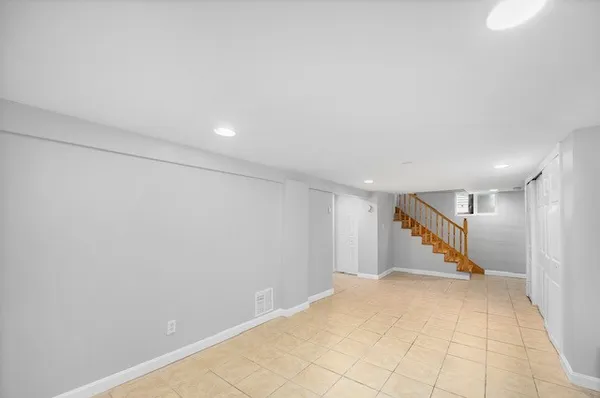 $3,750 | 41 Tyndall Avenue, Providence, RI 02908