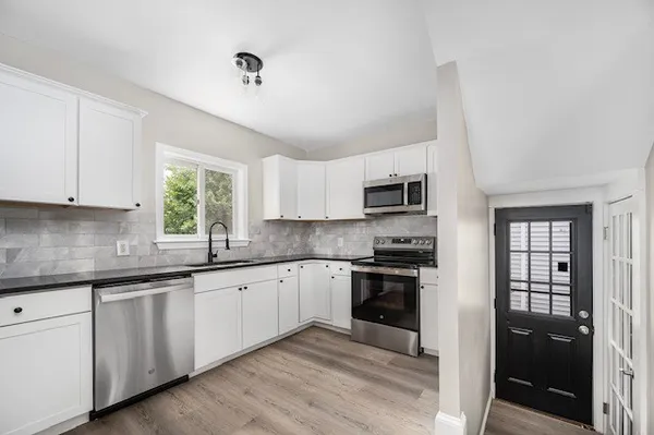 $3,750 | 41 Tyndall Avenue, Providence, RI 02908