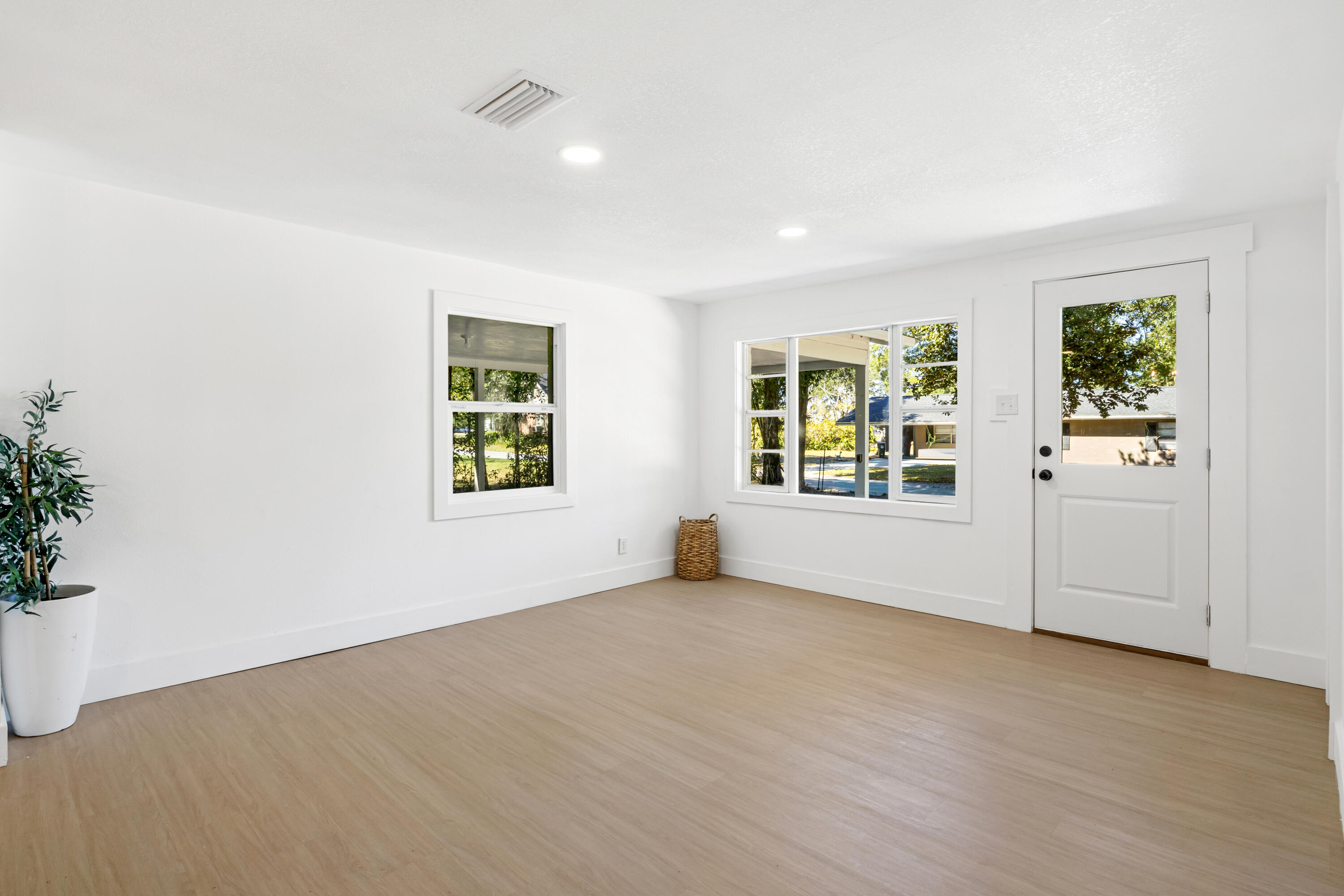 42 Roosevelt Avenue DeFuniak Springs, FL 32435 - Photo 7 of 23 42 Roosevelt Ave-5